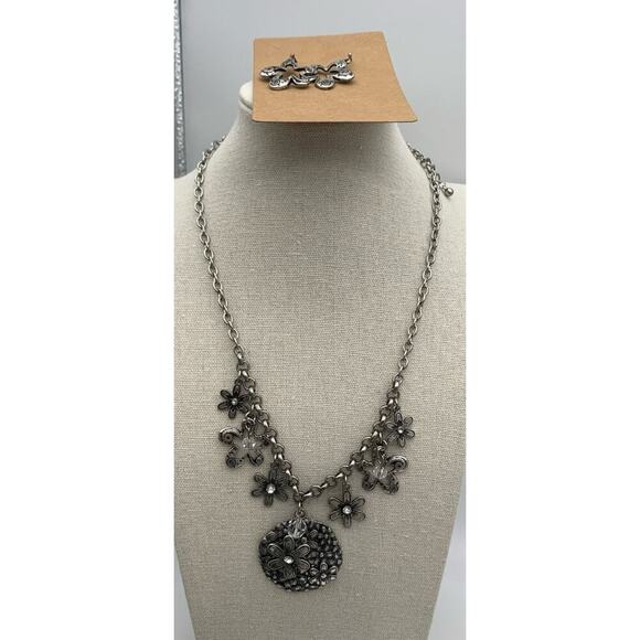 Floral Boho Silver Tone Earring And Charm Medallion Necklace Matching Set - Picture 1 of 5